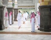 شاهد.. لحظة وصول المعتمرين إلى المسجد الحرام وطوافهم حول الكعبة