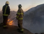 القبض على 3 متسللين لقيامهم بإضرام النار التي تسببت بحريق جبل غُلامه في تنومة (فيديو)