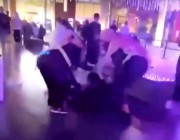 فيديو .. مشاجرة عنيفة بين 4 أشخاص في بوليفارد الرياض
