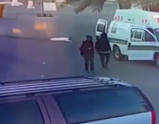 أثناء إسعاف مريض.. لصان يسرقان مقتنيات سيارة إسعاف في تبوك (فيديو)