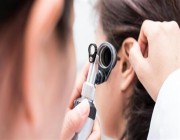 دراسة تحذّر من تسبب الإصابة بـ “كورونا” في فقدان السمع وطنين الأذن