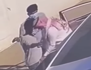 فيديو.. “شرطة الرياض” تقبض على شخص انتحل صفة رجل أمن لسلب عمالة وافدة