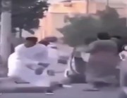 فيديو متداول لمشاجرة بين 5 أشخاص بسبب خلاف على أحقية الطريق بجدة.. والقبض على 4 منهم