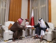 خادم الحرمين يدعو أمير قطر لزيارة المملكة