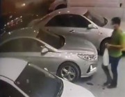 فيديو يوثق لحظة سرقة سيارة بالرياض.. وصاحبها يكشف التفاصيل