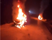 مستوطنون يحرقون 3 سيارات للفلسطينيين واستفزازات بشعارات عنصرية غرب القدس