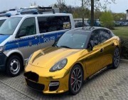 اشتراها بـ 150 ألف يورو.. مالك سيارة بورش ممنوع من قيادتها بسبب لونها في ألمانيا (صور)
