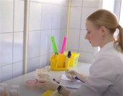 ابتكار لقاح بطعم الفراولة مضاد لـ”كورونا” في روسيا (فيديو)