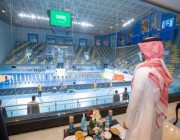 وزير الرياضة يحضر مباراة “الأخضر” و “المغرب” بكأس العرب للصالات (صور)