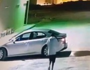 شاهد.. شخص يسرق سيارة وبداخلها امرأة في الرياض