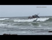 تحطم قارب يقل مهاجرين قبالة شاطئ كاليفورنيا وقفز ركابه في الماء