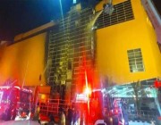 فيديو .. حريق هائل في مجمع تجاري كبير بالكويت