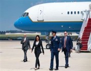 في أول زيارة خارجية لها.. عطل بطائرة نائبة الرئيس الأمريكي يضطرها للعودة