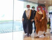 وزير الخارجية يستقبل وزير خارجية عُمان لدى وصوله الرياض