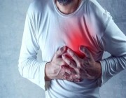 مُختص يوضح علامات تحذيرية للإصابة بـ”السكتة القلبية”.. تعرّف عليها (فيديو)