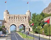 بعد ارتفاع إصابات كورونا والوفيات .. سلطنة عمان تعيد حظر التجول وتعلق الأنشطة التجارية ليلا