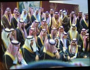 صور تذكارية نادرة لأبناء الملك سعود يحيطون بالملك سلمان