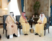 أمير مكة المكرمة يستقبل وزير الشؤون البلدية والقروية والإسكان