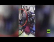 إنقاذ رضيع من تحت عجلات قطار في الصين