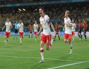 بولندا تفلت من الهزيمة أمام إسبانيا برأسية ليفاندوفسكي المتقنة
