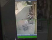 ضرب سيدة وسحلها على يد شابين في أحد شوارع مصر