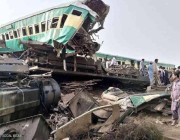 عشرات القتلى في حادث تصادم قطارين بباكستان
