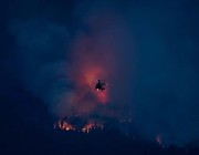 ارتفاع كبير في عدد صواعق البرق بغرب كندا يؤجج حرائق الغابات