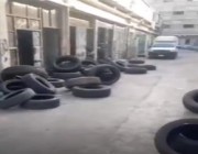 “التجارة” تداهم مستودعًا مخالفًا في الرياض للغش في إطارات السيارات (فيديو)
