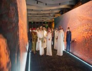 سلطان عمان يُدون كلمة حول زيارته لمركز نيوم للإثراء المعرفي.. ماذا قال فيها؟