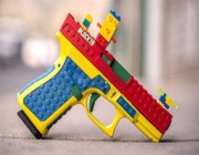 مسدس حقيقي كأنه “لعبة” يثير الجدل في الولايات المتحدة