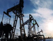 أسعار النفط ترتفع مع تراجع المخزونات الأمريكية
