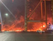 شاهد لحظة الإنفجار في #جبل_علي في دبي