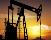 أسعار النفط تغلق على انخفاض