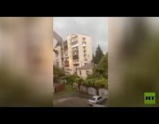 إعصار قوي يتسبب في اقتلاع سقف فندق في أبخازيا