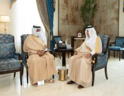 استقبال الأمير خالد الفيصل لقنصل مملكة البحرين