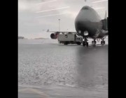 الفيضانات تغرق مطار موسكو