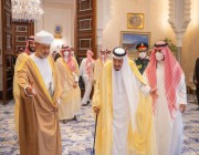 خادم الحرمين يستقبل جلالة سلطان عُمان ويعقدان جلسة مباحثات رسمية