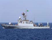 صور.. القوات البحرية الملكية السعودية تحتفل بتعويم السفينة جازان