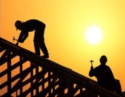 “الموارد البشرية” توضح مستويات خطر العمل في الأجواء الحارة وفترات راحة العاملين