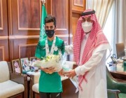 نائب أمير منطقة حائل يستقبل بطل الخليج في السباحة