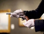في رقم قياسي.. بيع مسدس قُتِل به مجرم شهير في القرن الـ19 بأمريكا بـ6 ملايين دولار