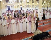 أمير الرياض بالنيابة يؤدي صلاة الميت على الأميرة جواهر بنت عبدالعزيز بن عبدالله بن جلوي (صور)
