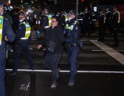 أستراليا.. اشتباكات بين الشرطة والمحتجين ضد إجراء العزل العام في سيدني وملبورن
