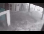 المياه تغزو منزلا في ولاية لويزيانا الأمريكية بسبب الإعصار إيدا