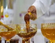 بيع أكثر من طنّ عسل خلال عشرة أيام بمهرجان العسل الدولي في الباحة
