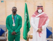 ولي العهد يلتقي اللاعب طارق حامدي الحائز على الميدالية الفضية في أولمبياد طوكيو 2020