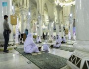 بعد انقطاع لنحو عامين.. بدء عودة الحلقات القرآنية حضورياً في المسجد الحرام (صور)