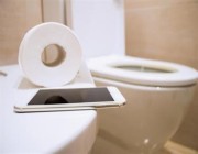 دراسة: أسطح الهواتف الذكية تحمل بكتيريا أكثر من حافة المرحاض بمقدار 18 مرة