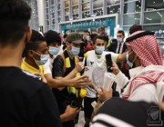 وصول بعثة الاتحاد إلى الرياض استعدادا لمواجهة النصر (صور)