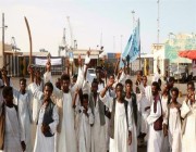 السودان: محتجون يغلقون خطي تصدير واستيراد النفط في ميناء بورتسودان.. ووزير النفط: الوضع “خطير جدًا”